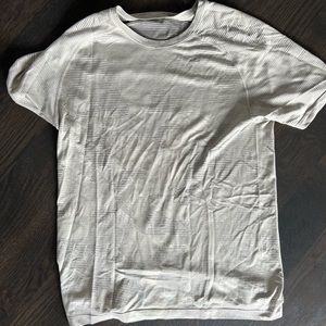 Mens lululemon workout top